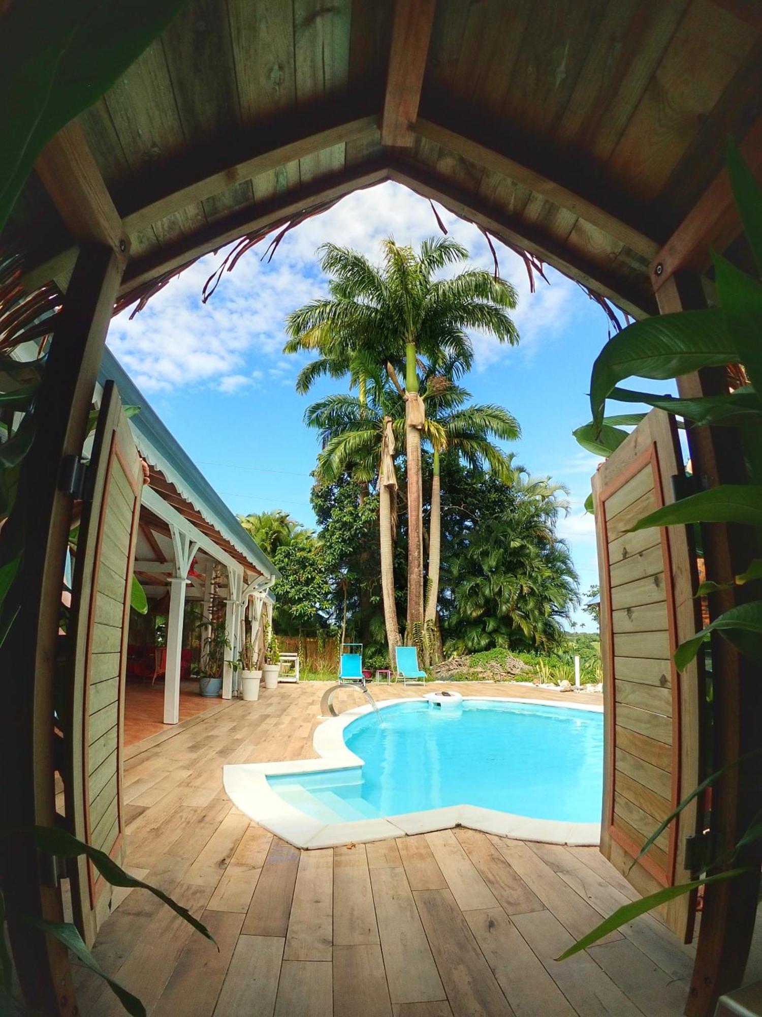 Gite Kaz A Topaze, Piscine, Jardin Tropical Sainte-Rose Exteriör bild